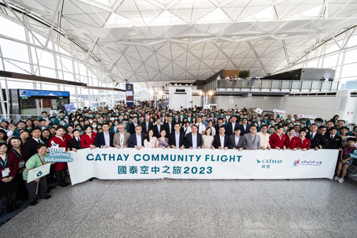 Cathay kembangkan pemuda bersama para siswa dan mentor dalam Cathay Community Flight