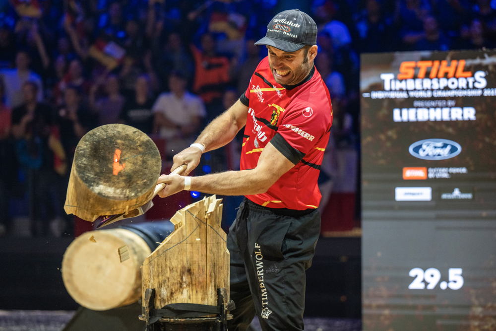 Koen Martens, ici lors du Standing Block Chop, a terminé l'année dernière à une très belle cinquième place. Au classement européen, il a terminé cette année à la troisième place..