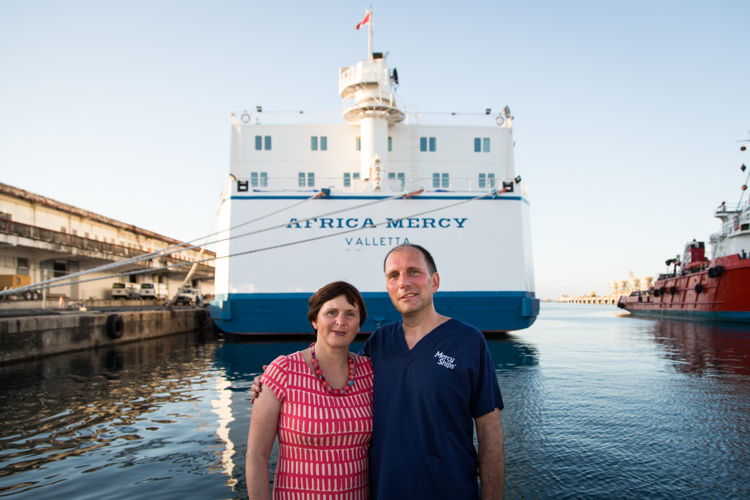 Anne und Dr. Nils Herter gehen seit Jahren gemeinsam auf das Schiff. Er als Anästhesist, sie als Ernährungswissenschaftlerin.
