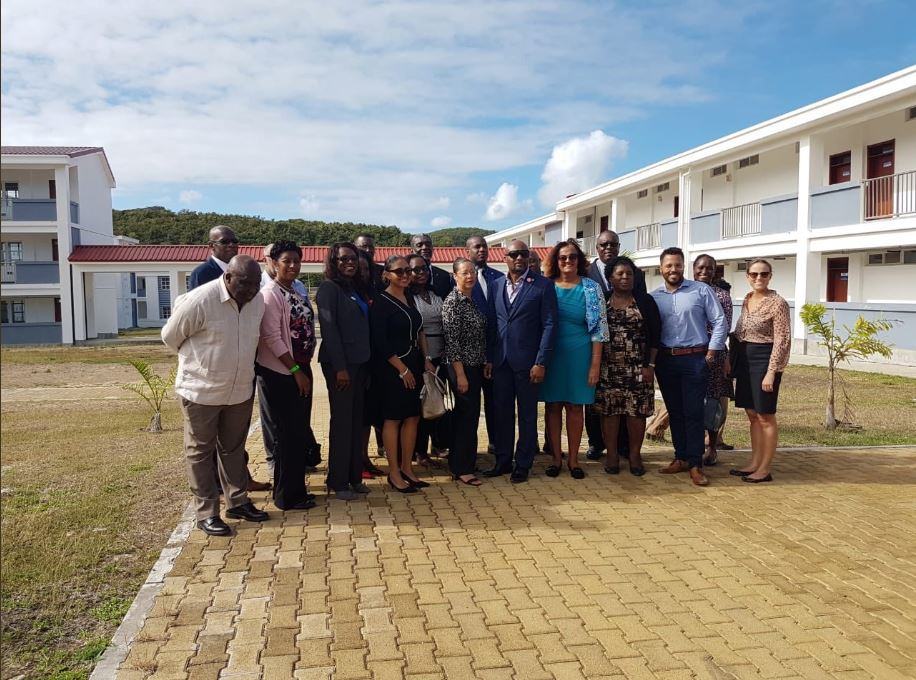 Visite d'un établissement scolaire à Antigua. Crédits photos: Twitter @CTM_Martinique