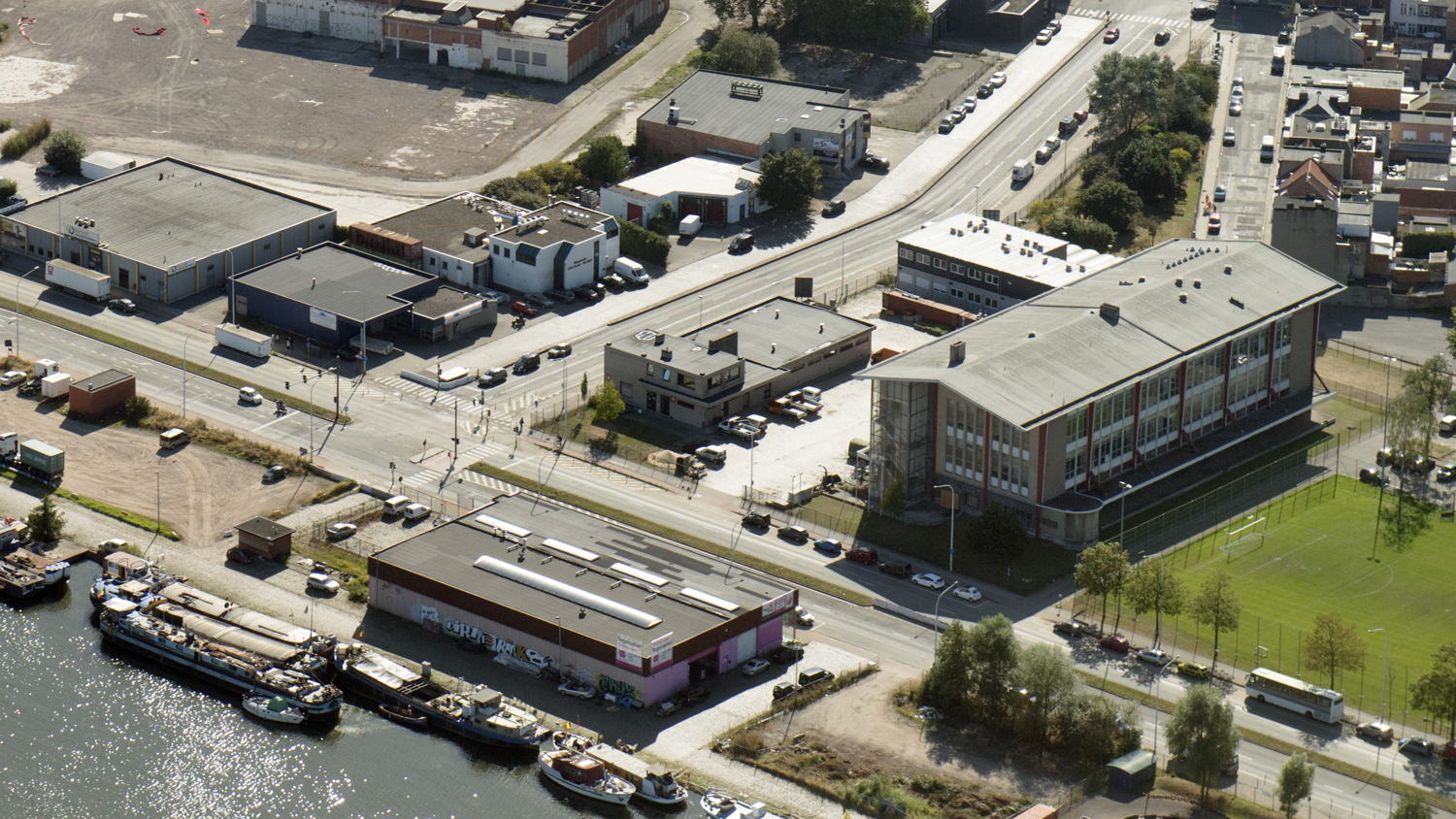 Milieugebouw Slachthuiswijk (midden rechts op de foto) © Patrick Henderyckx