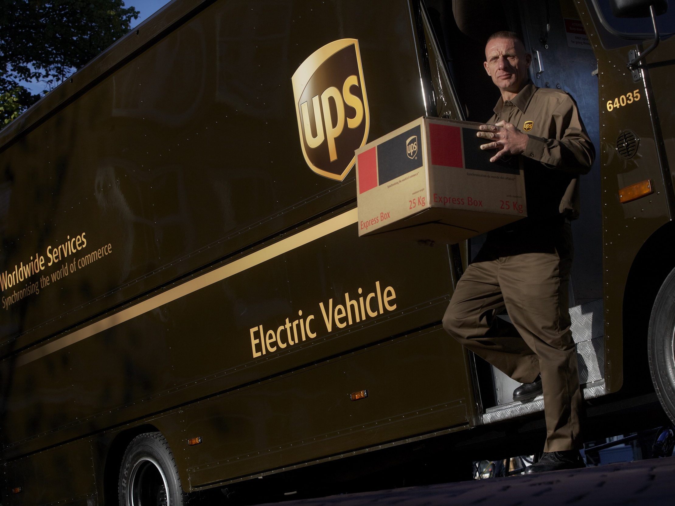 UPS livre désormais aussi le samedi, sans frais supplémentaires