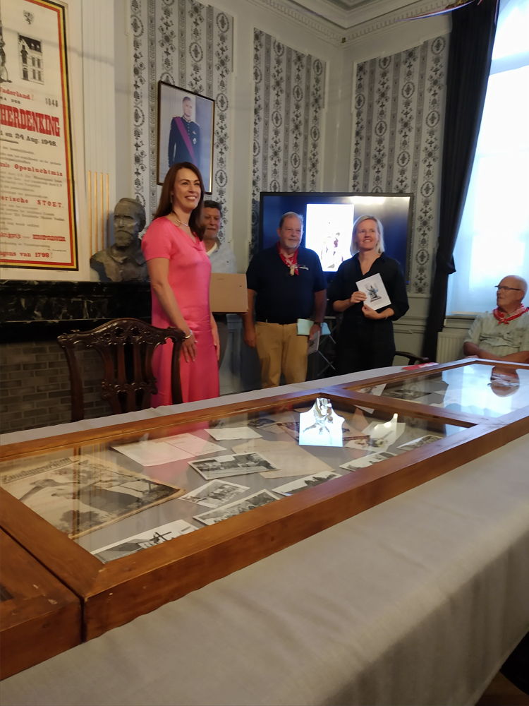 Overhandiging van archieven i.v.m. boerenkrijg aan de heemkring