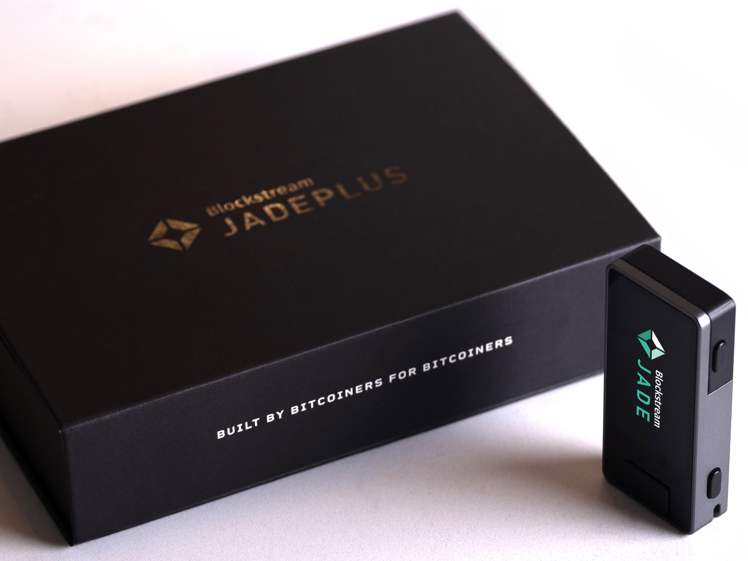 Blockstream Celebra el 'Día del bloque Génesis' con el Lanzamiento de Jade Plus: Una Evolución en la Autocustodia de Bitcoin