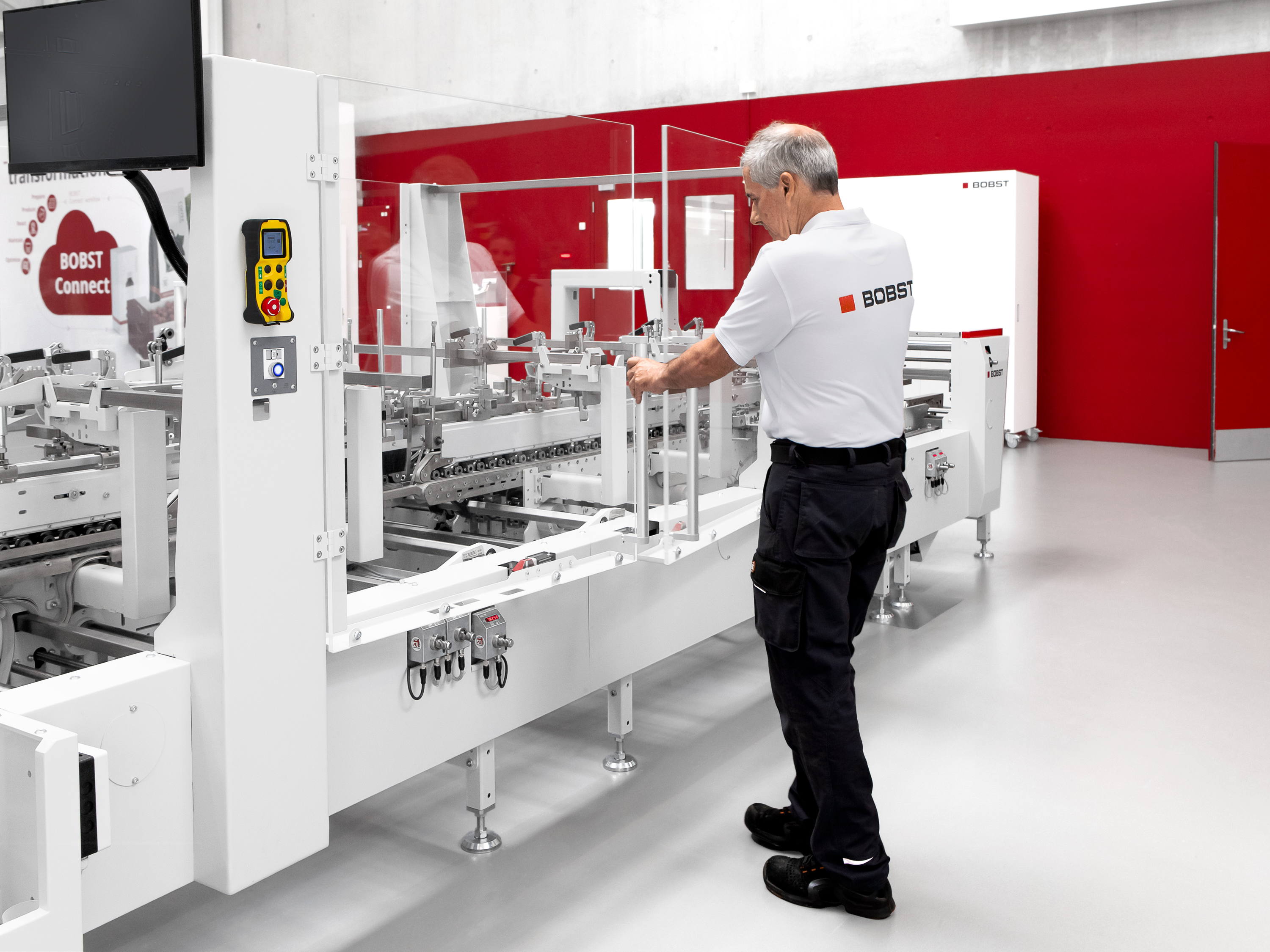 BOBST NOVAFOLDは、新しい強力なアップグレードで効率と精度を高めて進化しています。