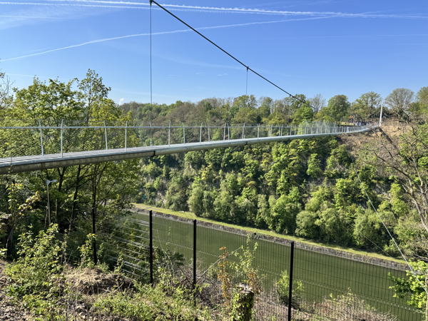 New footbridge over Albert Canal restores historic link between Wallonia and the Netherlands