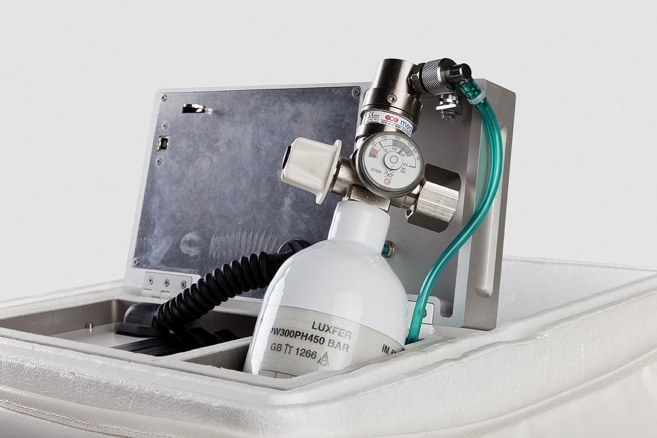 Koude bewaring van een donornier met een perfusiemachine. / © Organ Assist