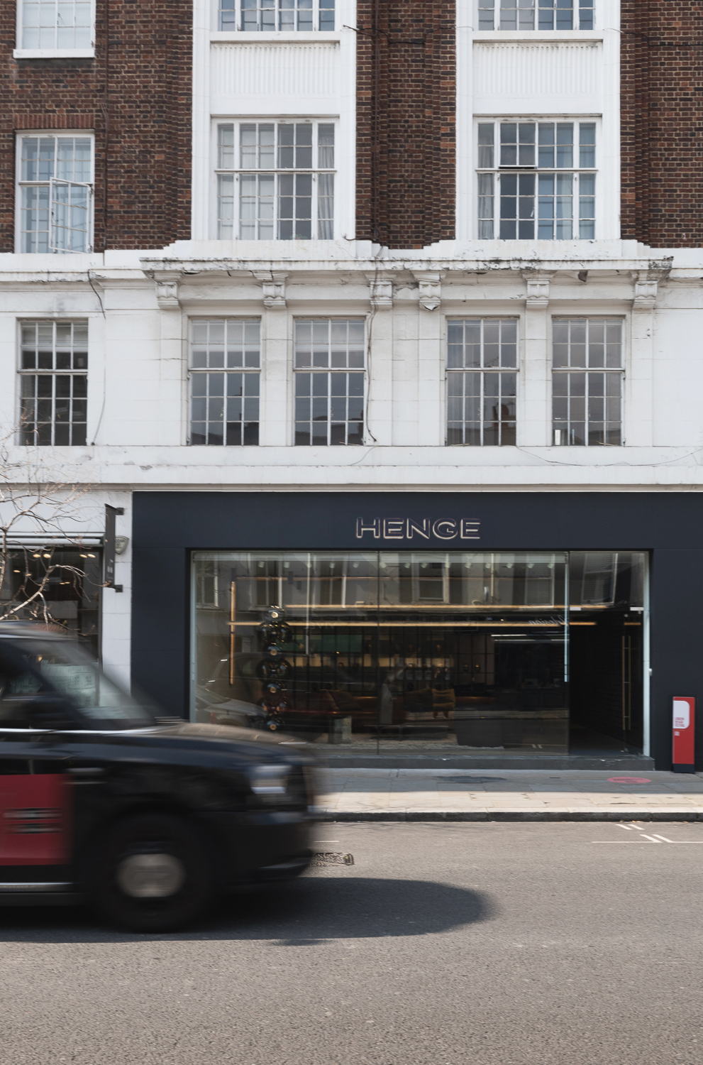 Henge Showroom - Brompton Road 254, Londra