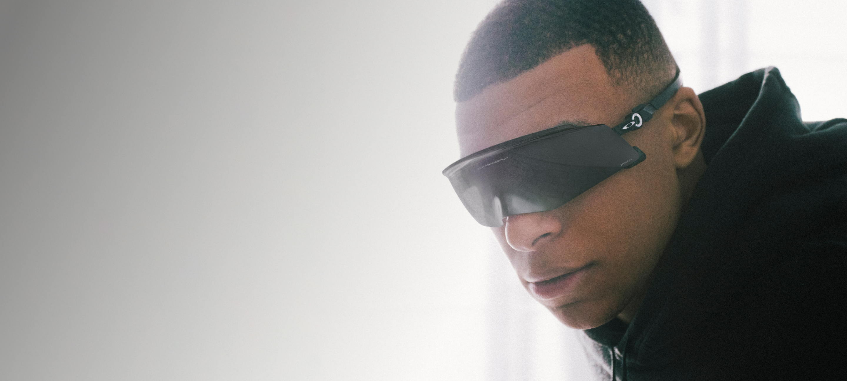 KYLIAN MBAPPÉ YENİ NESLE İLHAM OLMA PEŞİNDE OAKLEY EKİBİNE KATILIYOR