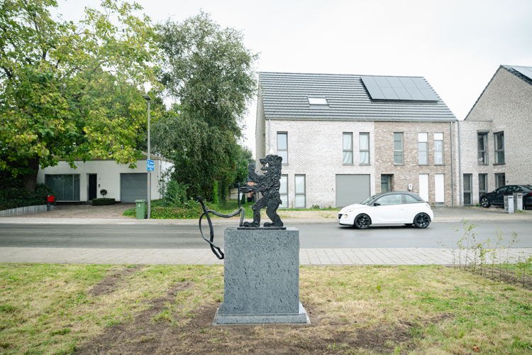 Kati Heck, Ombuds Bärli (2024) © Kati Heck – Collectie Kunst in de Stad - Foto: Tom Cornille
