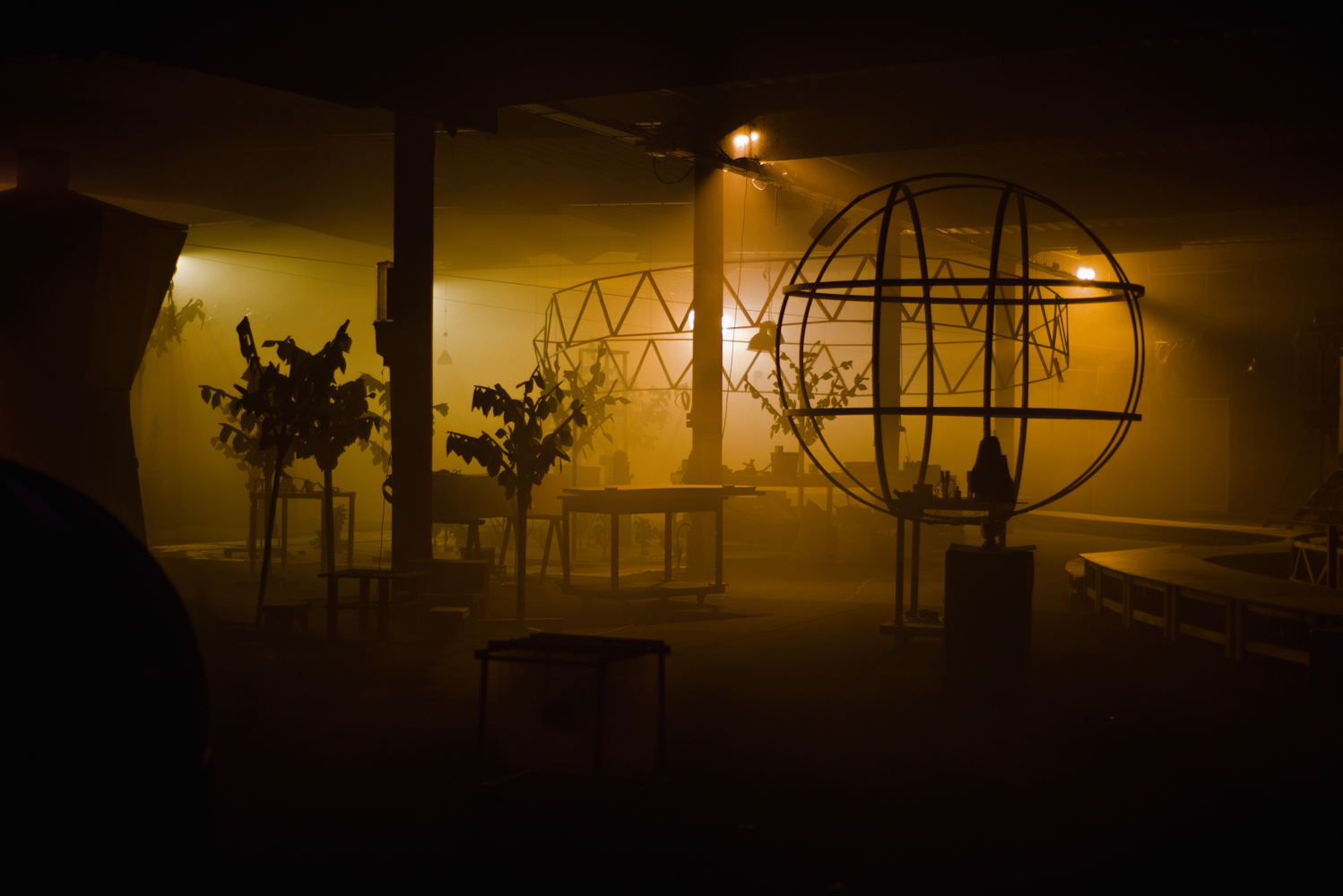 Globe Aroma & Jozef Wouters Decoratelier - Underneath Which Rivers Flow - 11 > 14/09 © Pieter Dumoulin