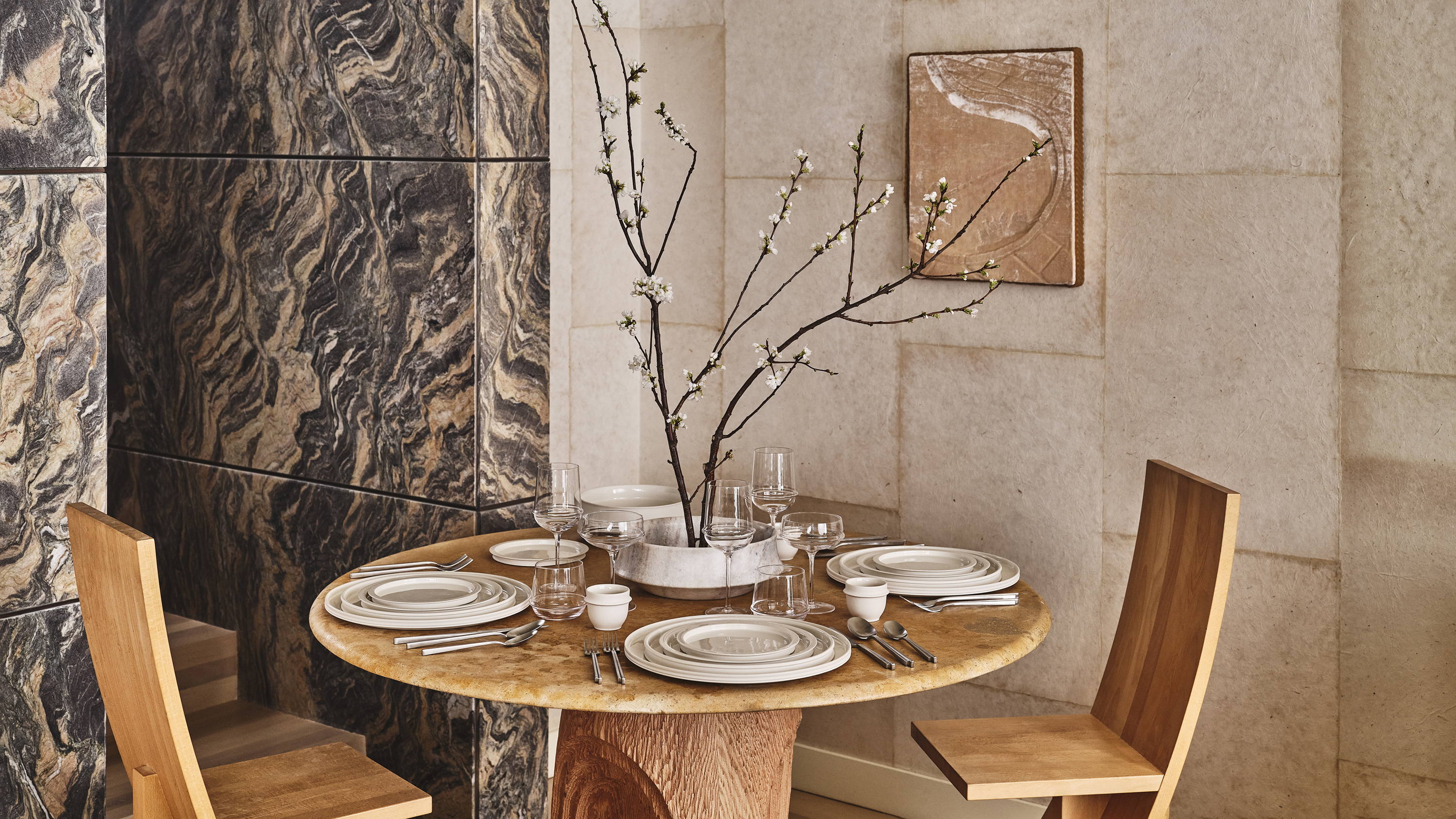 KELLY WEARSTLER DEBUTS FIRST TABLEWARE COLLECTION, IN COLLABORATION WITH SERAX