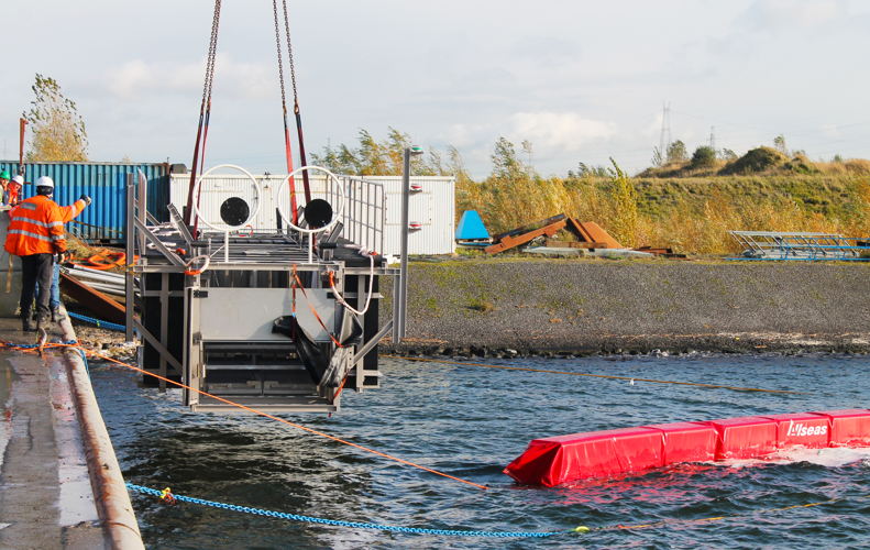 Plasticvanger - Plastic catcher - Receveur de plastic
