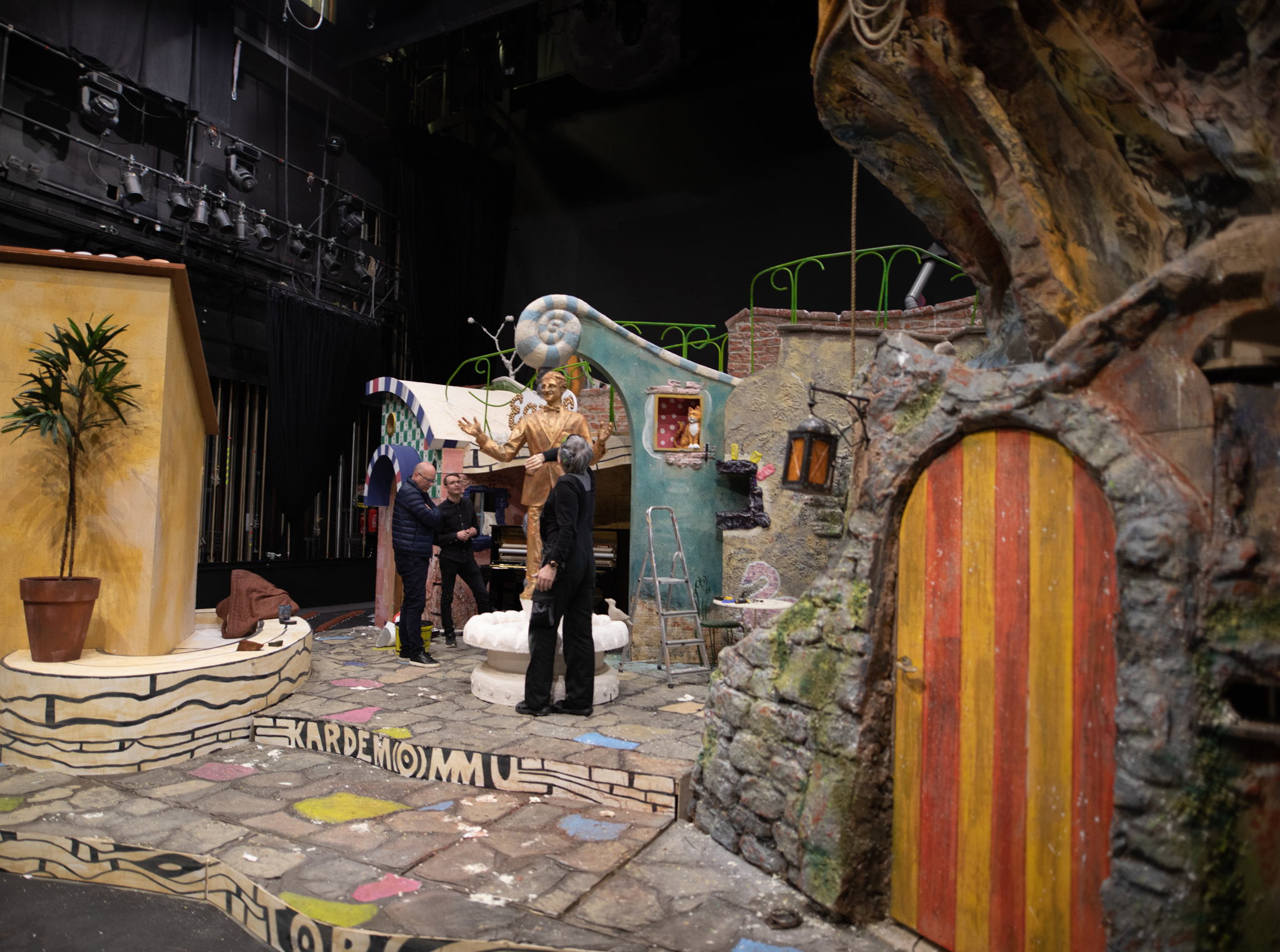 “Good communication makes good shows” – the secret behind the success of the National Theatre of Iceland is the fact that the production team have worked together for so long “Good communication makes good shows” – the secret behind the success of the National Theatre of Iceland is the fact that the production team have worked together for so long