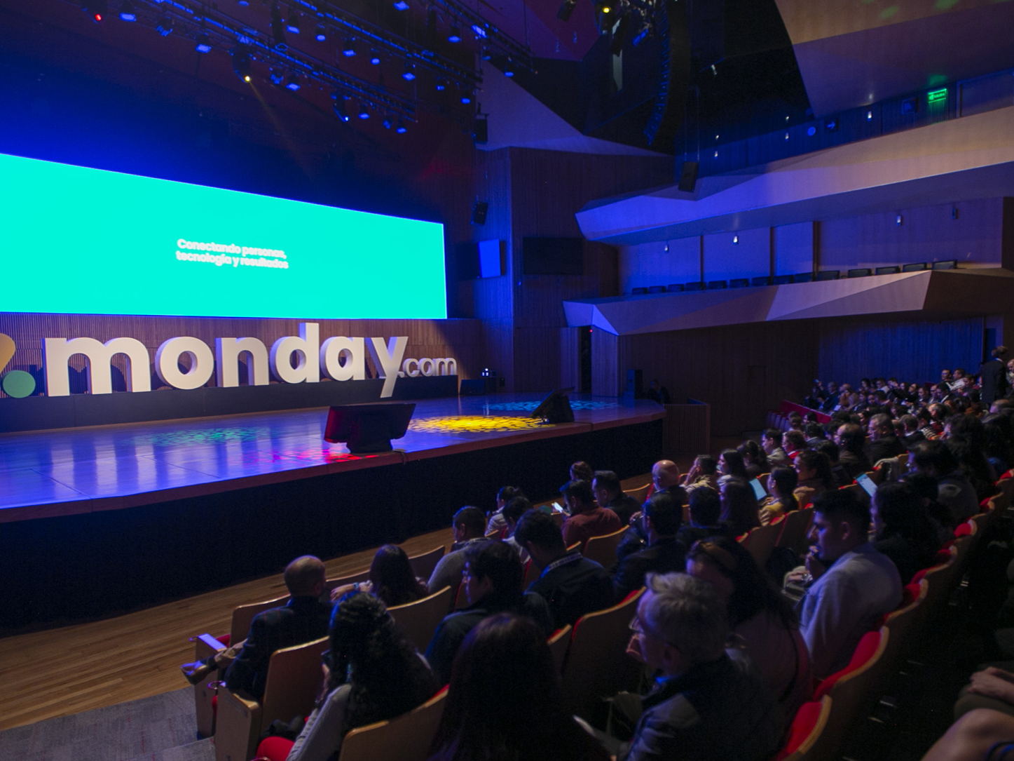 monday.com fortalece la conexión entre personas y tecnología en México 