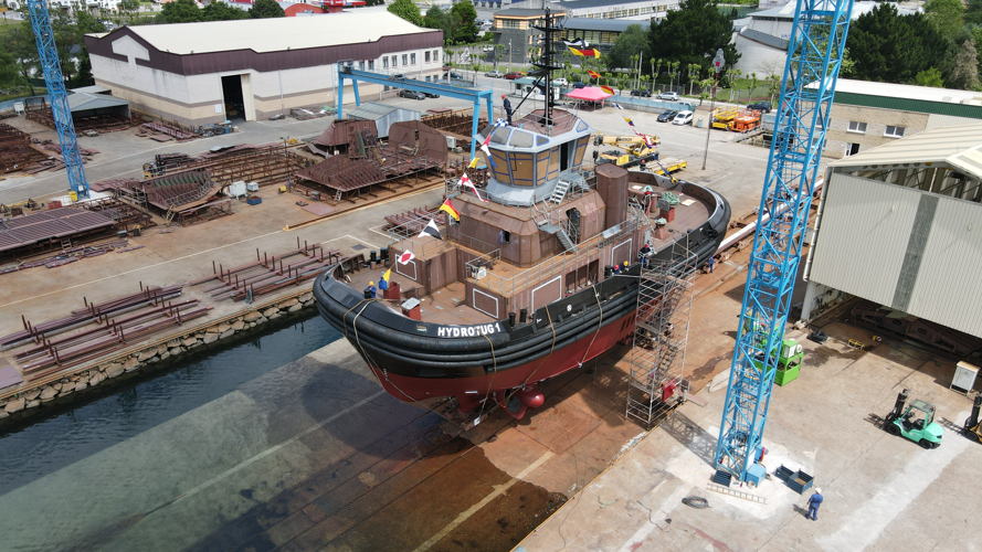 Hydrotug