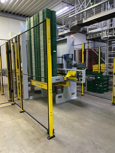 Machine for crates