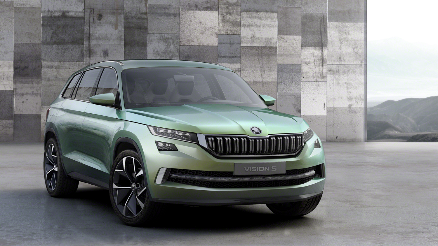 ŠKODA’s design study - the ŠKODA VisionS: at the Geneva Motor Show, the brand demonstrates how an SUV, larger than their successful ŠKODA Yeti compact SUV, might look.