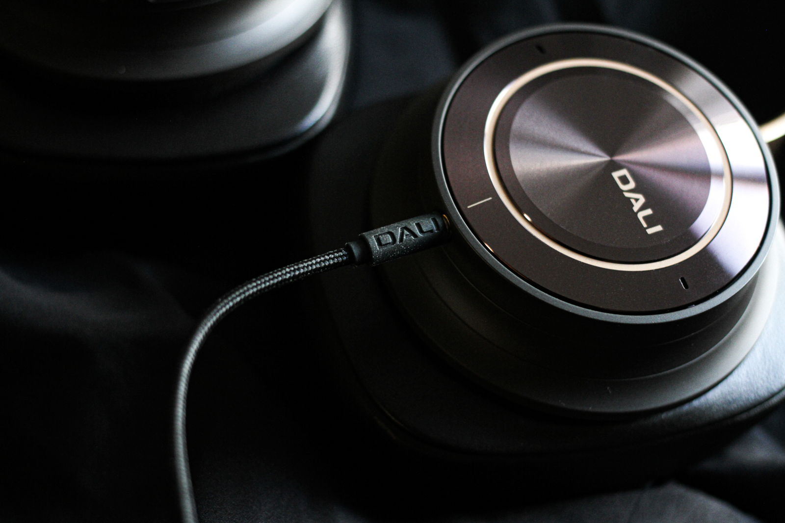 DALI IO-12 Headphones