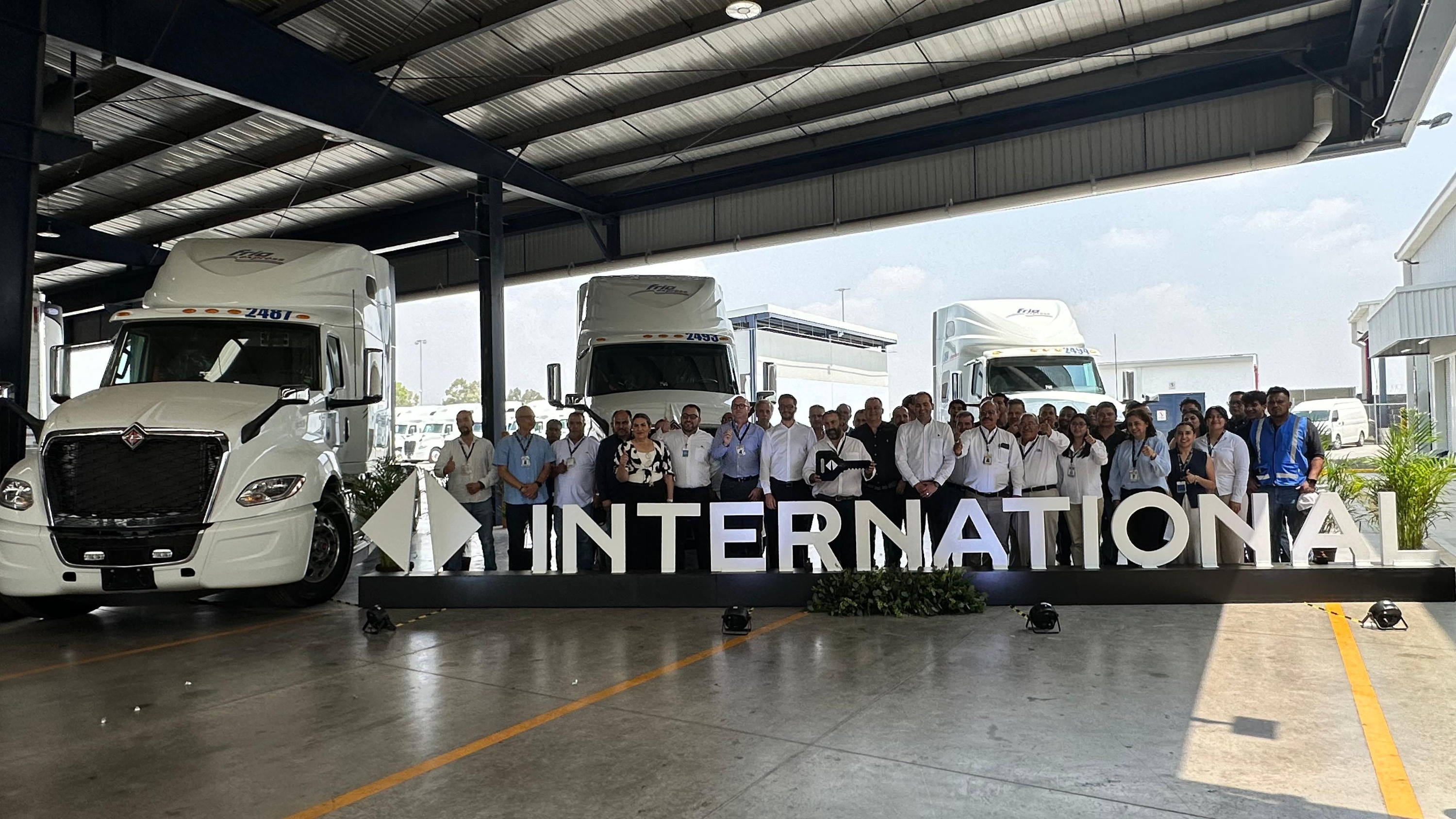 International fortalece el transporte refrigerado con unidades LT S13 para Frío Express 