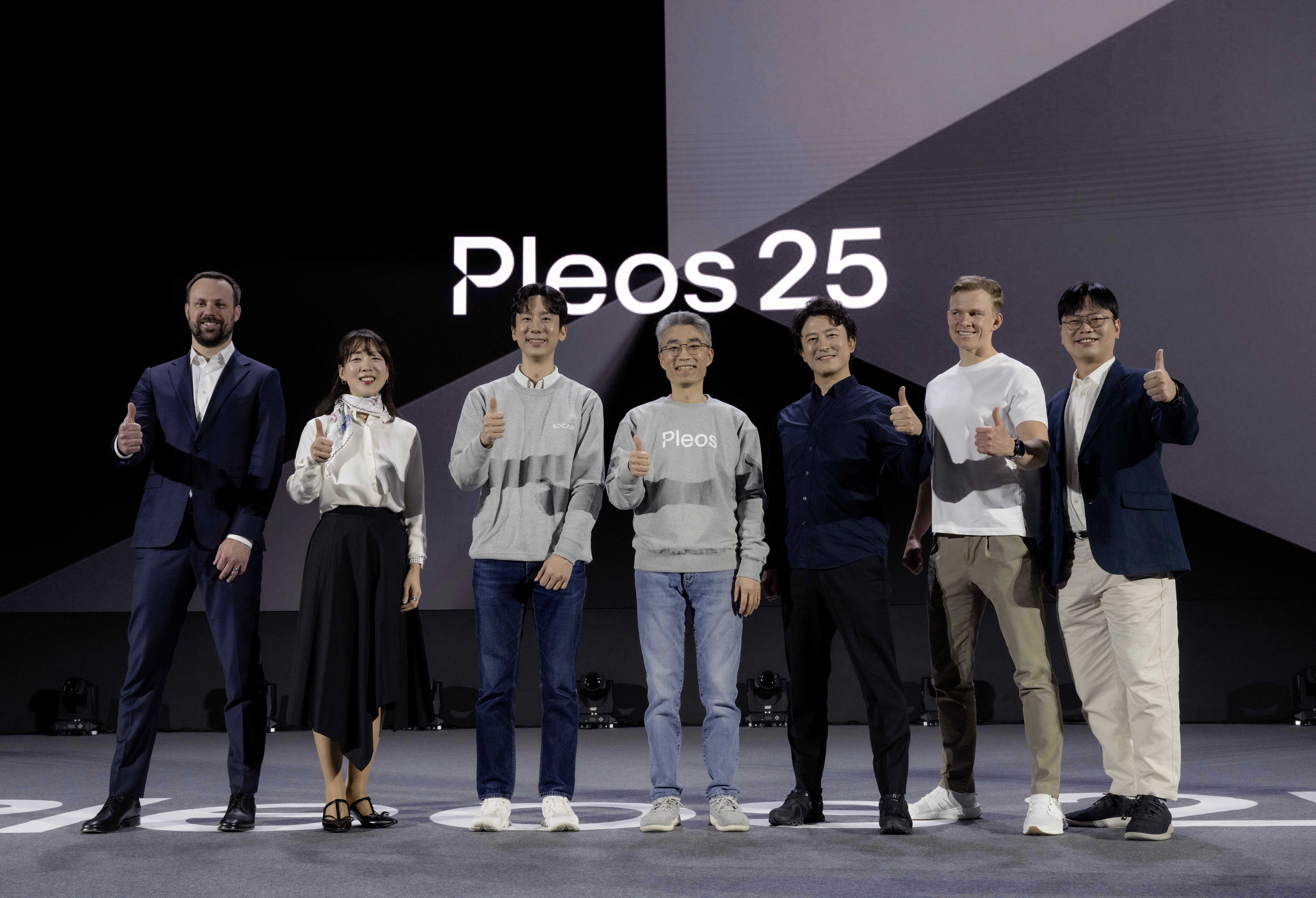 (from left) Noah Zych, Head of Autonomous Mobility and Delivery at Uber; Jaeyeon Jung, Executive Vice President and SmartThings Head at Samsung Electronics; Jaeuk Park, CEO of SOCAR; Chang Song, President and Head of Hyundai Motor and Kia’s Advanced Vehicle Platform (AVP) Division; Tatsuya Matsubara, APAC Head of Automotive at Unity; Denis Nekliudov, Staff Software Engineer and Automotive OS Team Lead Manager at Google; Jaehoo Lee, Head of App Division at Naver