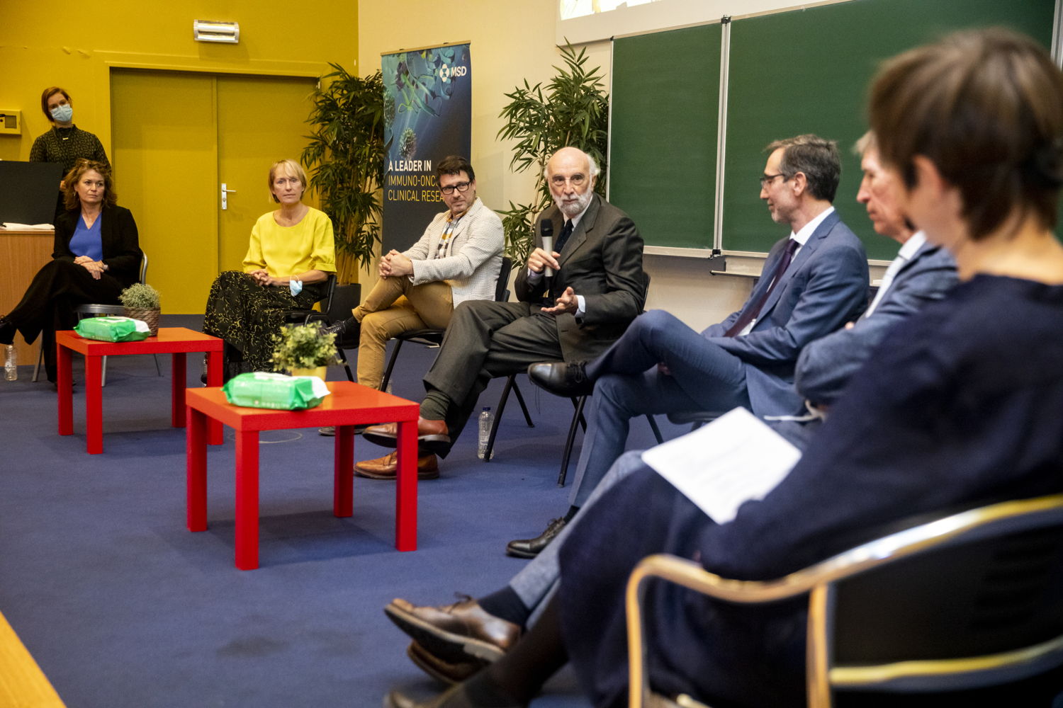 Panel de discussion avec Prof. Dr. Th. Boon, Prof. Dr. A. Ribas, P. De Knop,
Dr Rogiers, Prof. J. Van Ginderachter, Kacie King