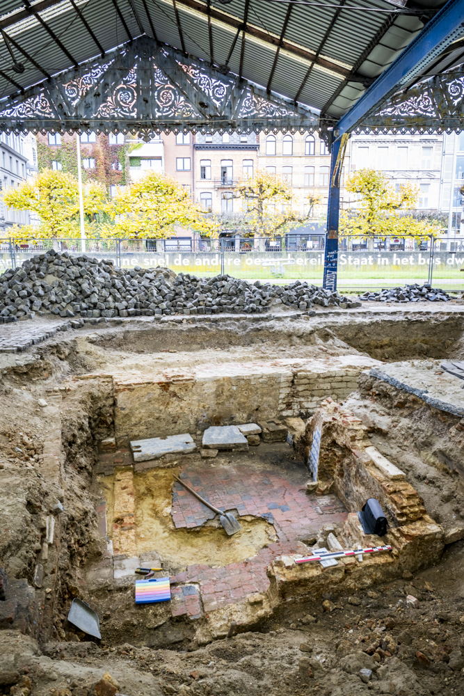 Foto 1_overzicht  huis tegen stadsmuur aan Kleine Bierpoort