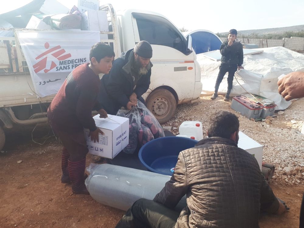 Le 1er décembre 2019, les équipes MSF ont distribué des biens de première nécessité à différents endroits du governorta d'Idlib © MSF