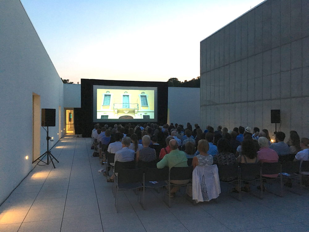 Magazzino Italian Art Gallery Cinema In Piazza