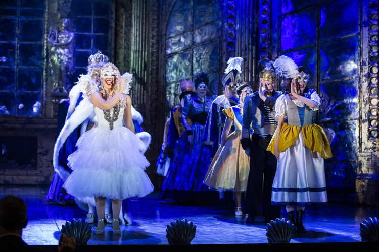23_The Phantom of the Opera