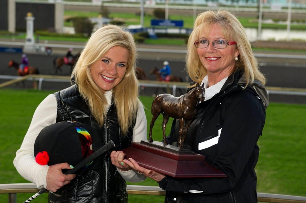 Skye Chernetz and mom celebrate Sovereign award for top apprentice at Woodbine (Michael Burns Photo) 