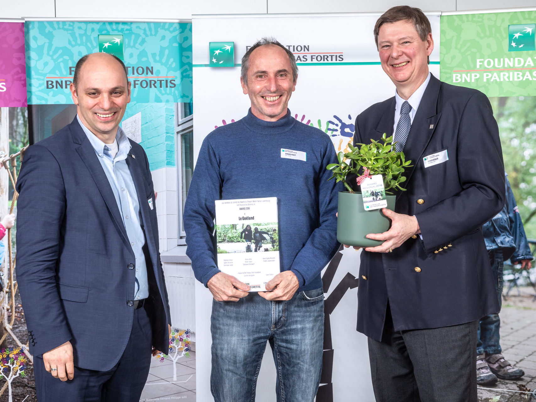 Communiqué de presse (+ photos) : 4 associations du Brabant wallon récompensées par un award de BNP Paribas Fortis Foundation