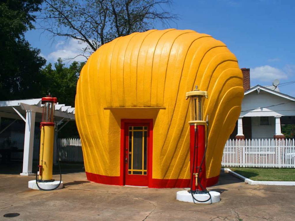Shell-Shaped-Gas-Station-North-Carolina-by-Chuck-Coker-“Caveman-Chuck”-CokerFlickr