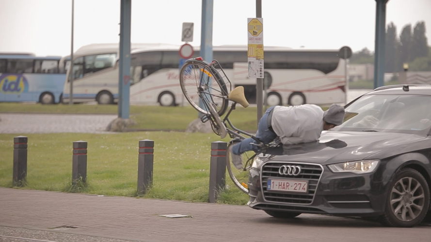 2. De waarzegster: "Dit is freaky!"
Sorry voor alles (c) VRT 2. De waarzegster: "Dit is freaky!"
Sorry voor alles (c) VRT