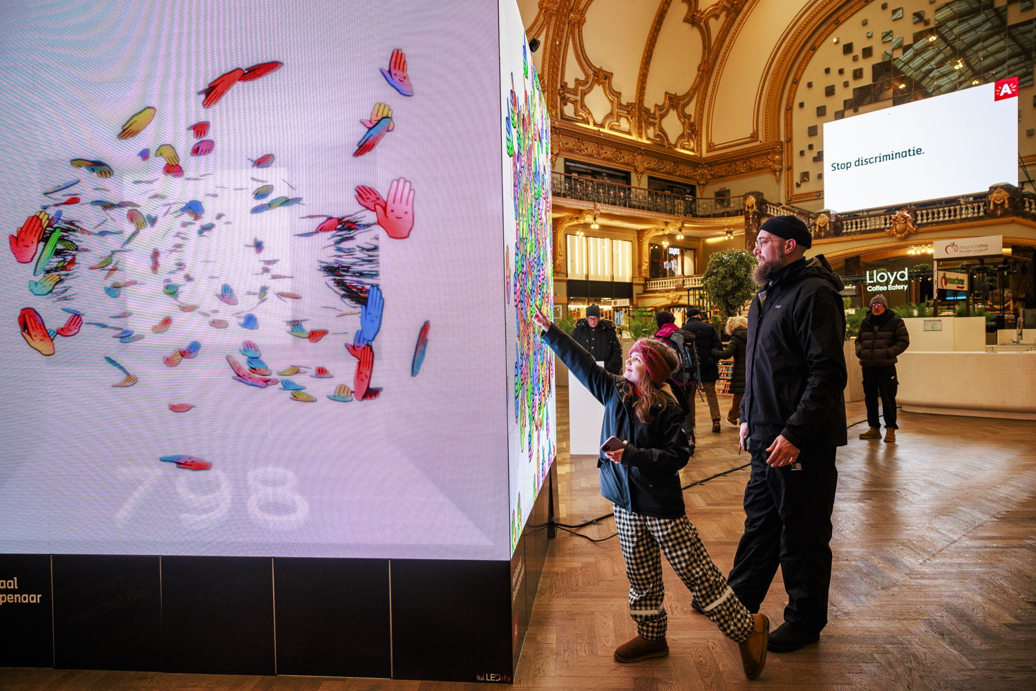 Interactief kunstwerk voor campagne Allemaal Antwerpenaar in Stadsfeestzaal © Victoriano Moreno