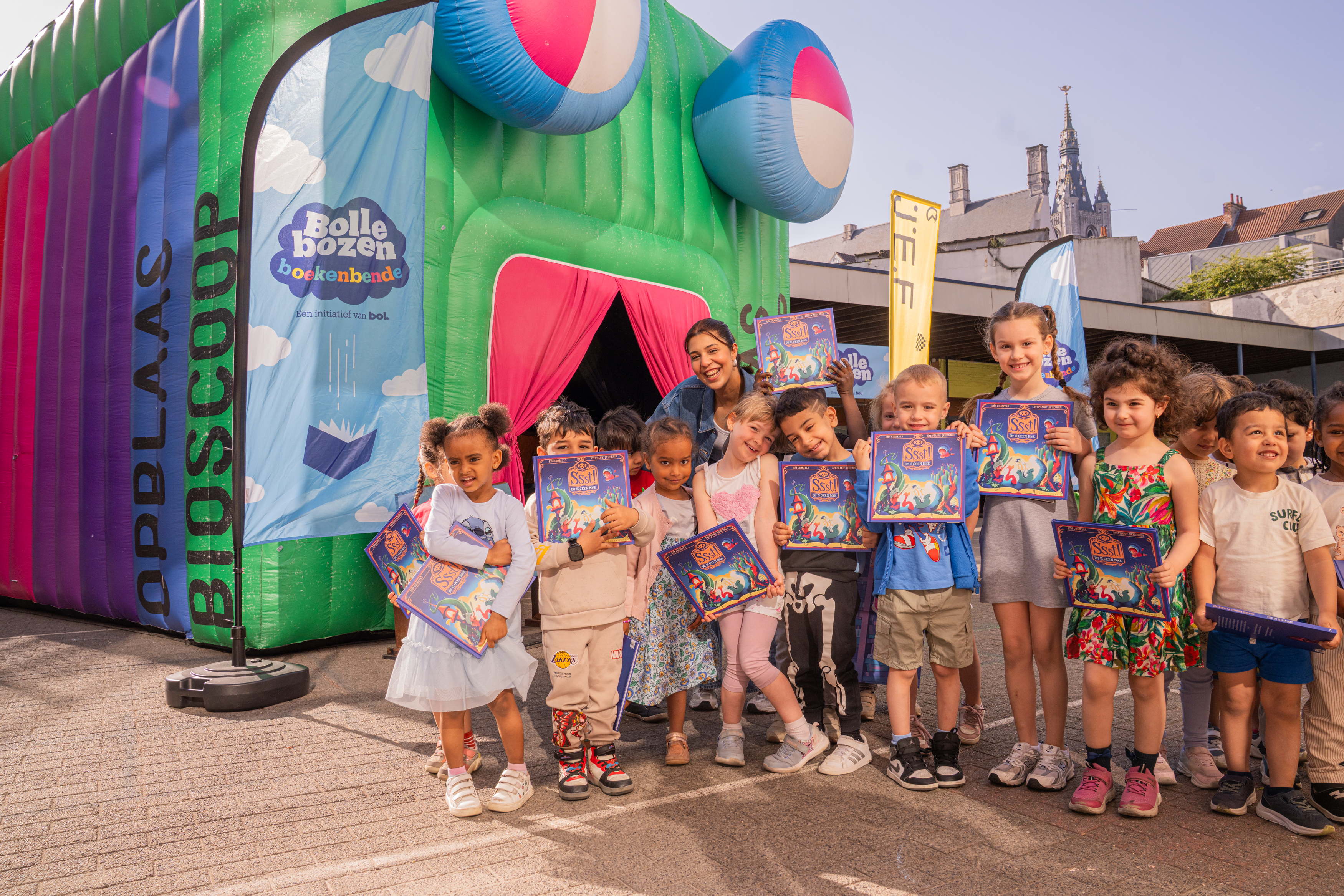 Bol brengt voorleesplezier met Metejoor via opblaasbioscoop naar scholen in heel Vlaanderen en Brussel