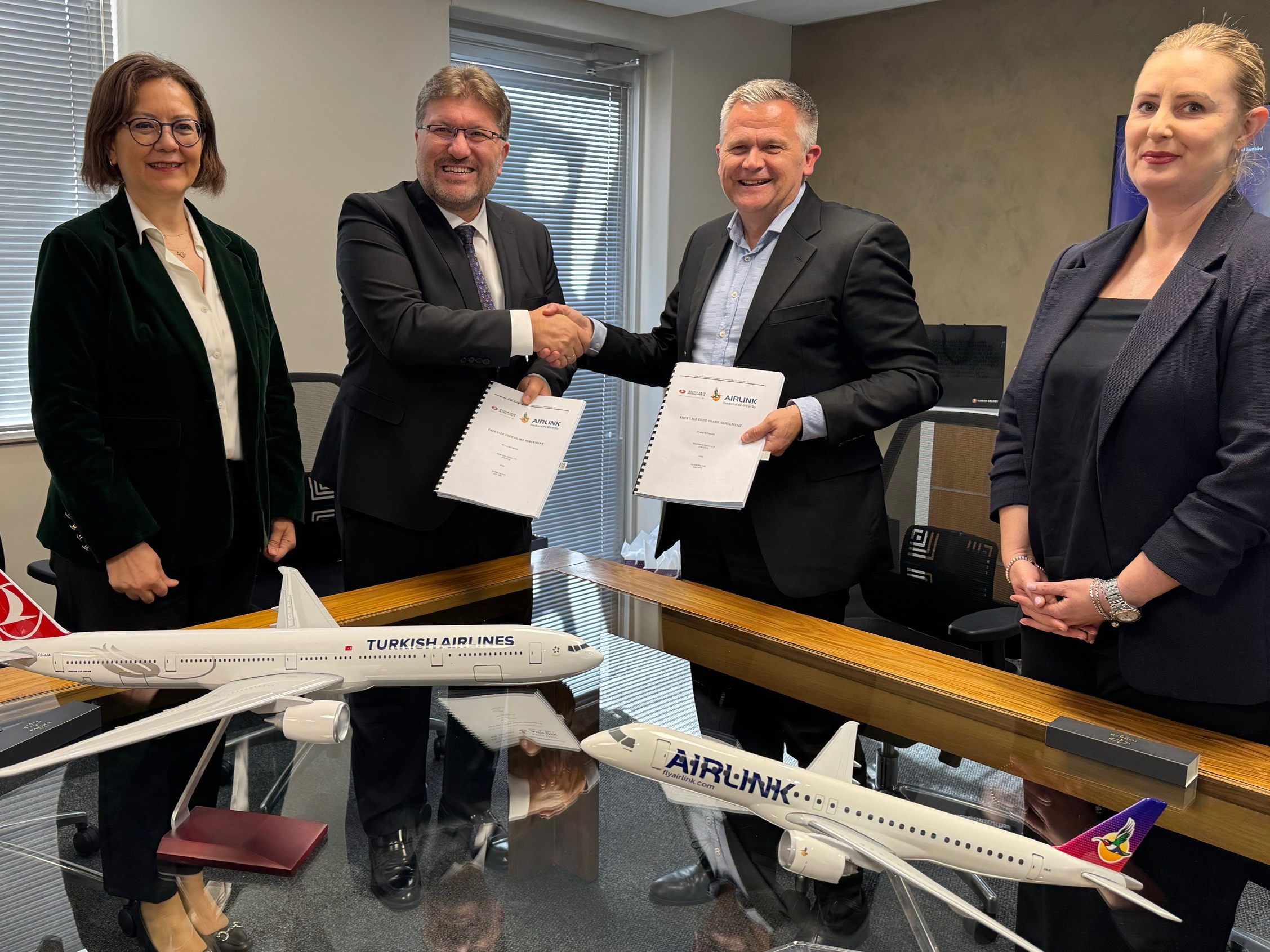 Turkish Airlines y Airlink firman un acuerdo de código compartido