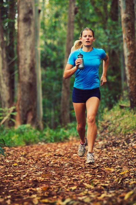 Geniet op een sportieve en unieke manier van de vergezichten en natuur rond Overijse. Het parcours is namelijk speciaal voor deze dag uitgezet door ervaren lopers. Loop dus met je hoofd vrij langs holle wegen en onverharde veldwegen op de hellingen bij de IJse. Al wat je moet doen, is onze wegwijzers volgen voor de 9,5 km of 13 km. De gemeenschappelijke start is voorzien rond 11 uur. Je loopt op eigen tempo, tijdsregistratie is niet voorzien. We zorgen ook voor bevoorrading met water! Geniet op een sportieve en unieke manier van de vergezichten en natuur rond Overijse. Het parcours is namelijk speciaal voor deze dag uitgezet door ervaren lopers. Loop dus met je hoofd vrij langs holle wegen en onverharde veldwegen op de hellingen bij de IJse. Al wat je moet doen, is onze wegwijzers volgen voor de 9,5 km of 13 km. De gemeenschappelijke start is voorzien rond 11 uur. Je loopt op eigen tempo, tijdsregistratie is niet voorzien. We zorgen ook voor bevoorrading met water!