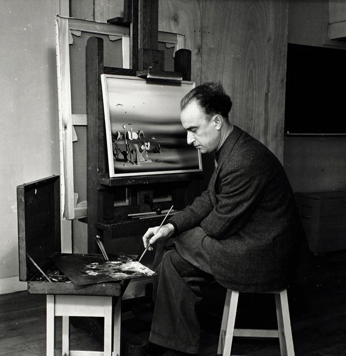 Yves Tanguy AKG559314 © akg-images / Denise Bellon