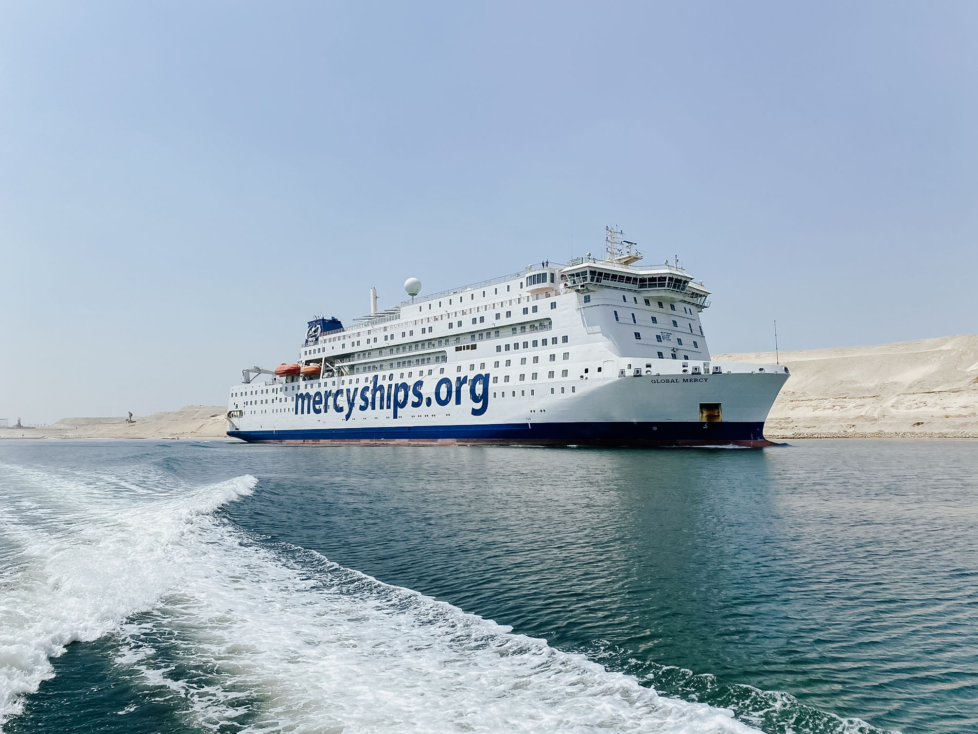 Global Mercy under färd i Suez-kanalen
