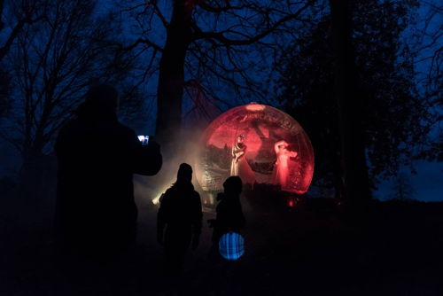 Een sfeerbeeld van een vorige editie van de Wilrijkse Lichtjesstoet.