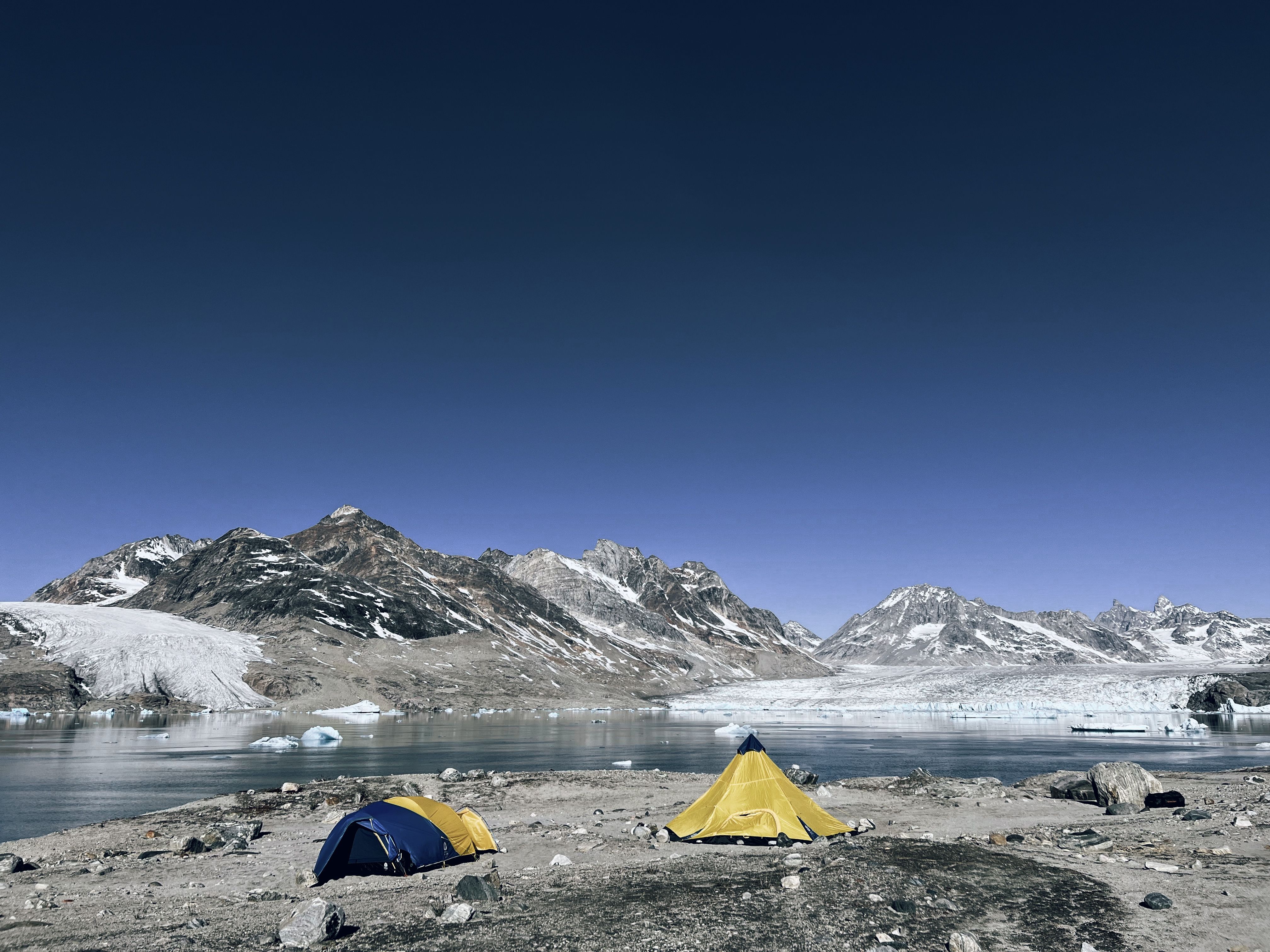 “We kampeerden bij de gletsjers..." ​ ​ (Foto met dank aan Thomas Rex Beverly)