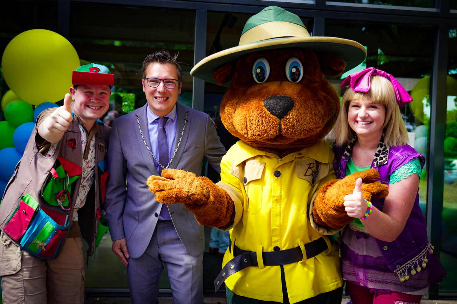 Bob Vostermans Burgmeester Gemeente Beesel met Puk Pelle en Bollo