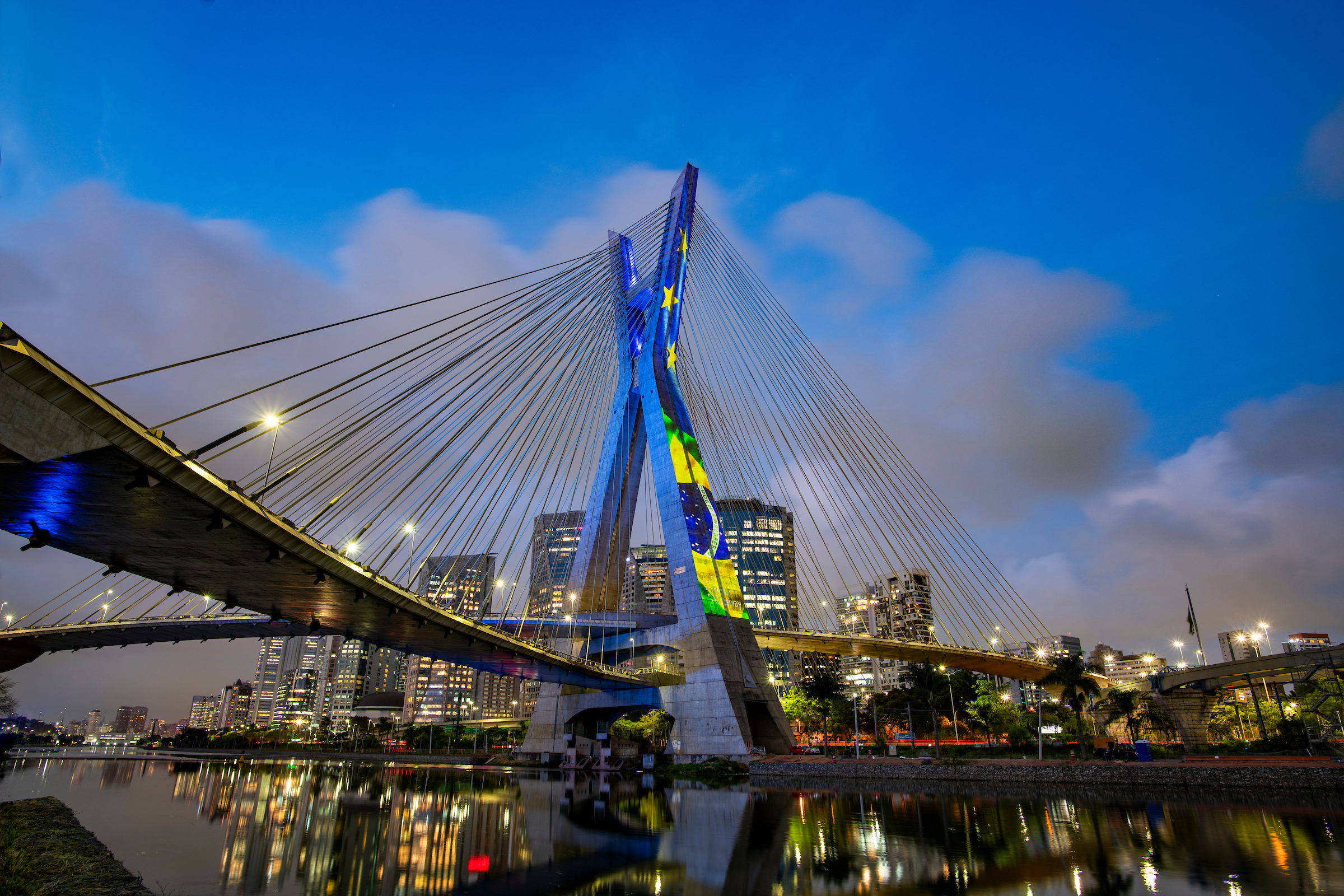 Bridges of Union: Ogilvy Social.Lab Celebrates EU-Latin America Partnership through Spectacular Light Shows