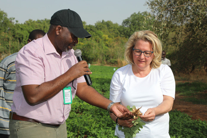 ICRISAT’s Climate-Smart Agriculture and Smart Food initiatives in Mali showcased to German Federal Minister