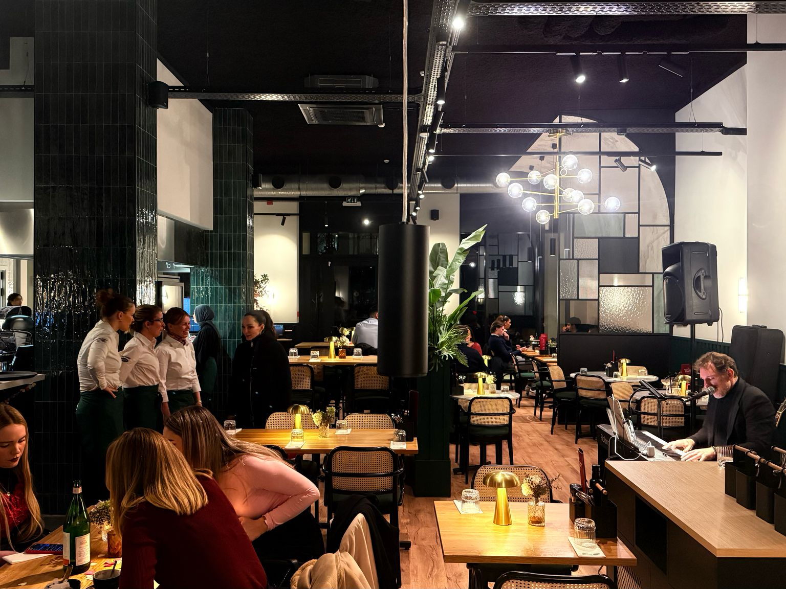 Na succesvolle nieuwjaarsreceptie brengt Trattoria Boretti bewoners van Nieuw Zuid opnieuw samen voor Valentijn