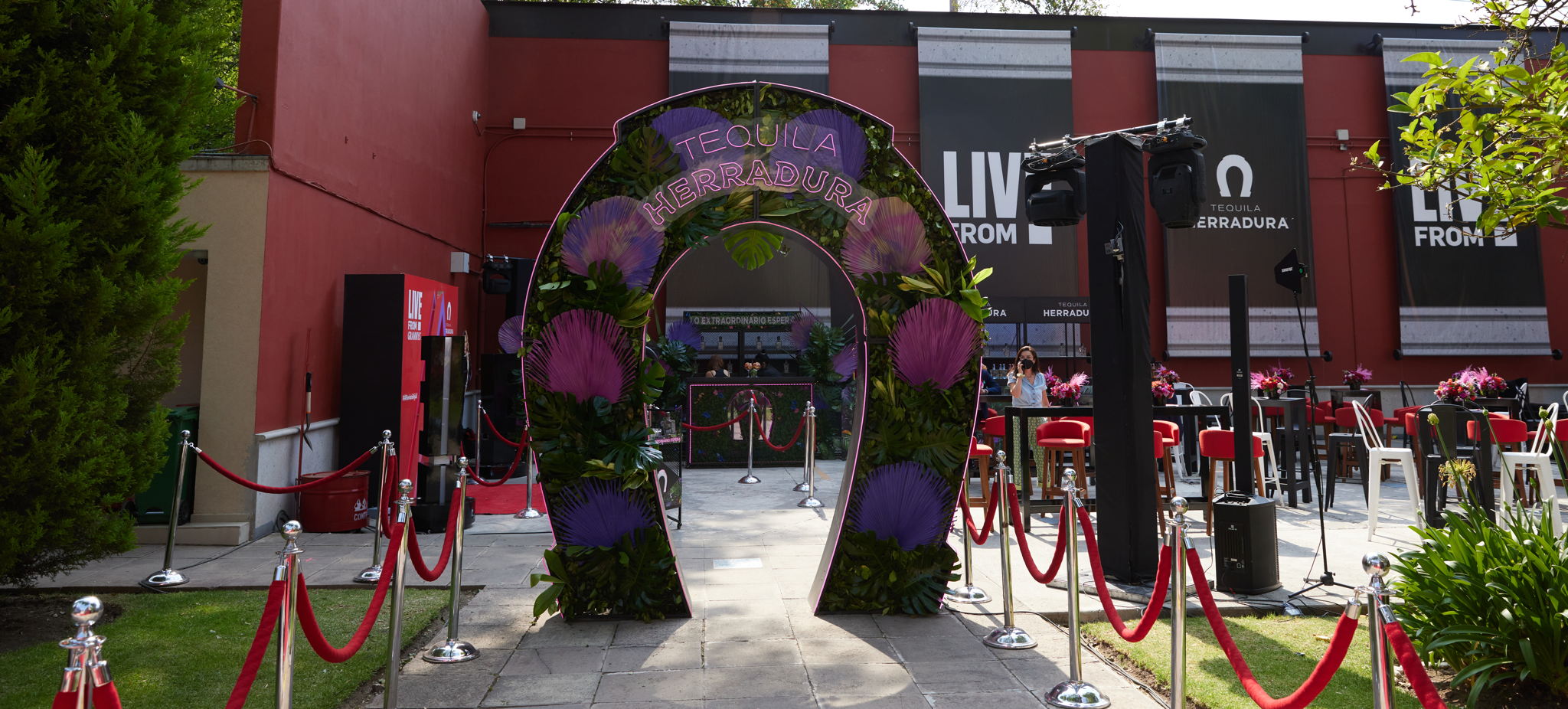 E! ENTERTAINMENT CELEBRA LIVE FROM E! GRAMMY´S CON UNA RED CARPET & VIEWING PARTY PLAGADA DE ESTRELLAS