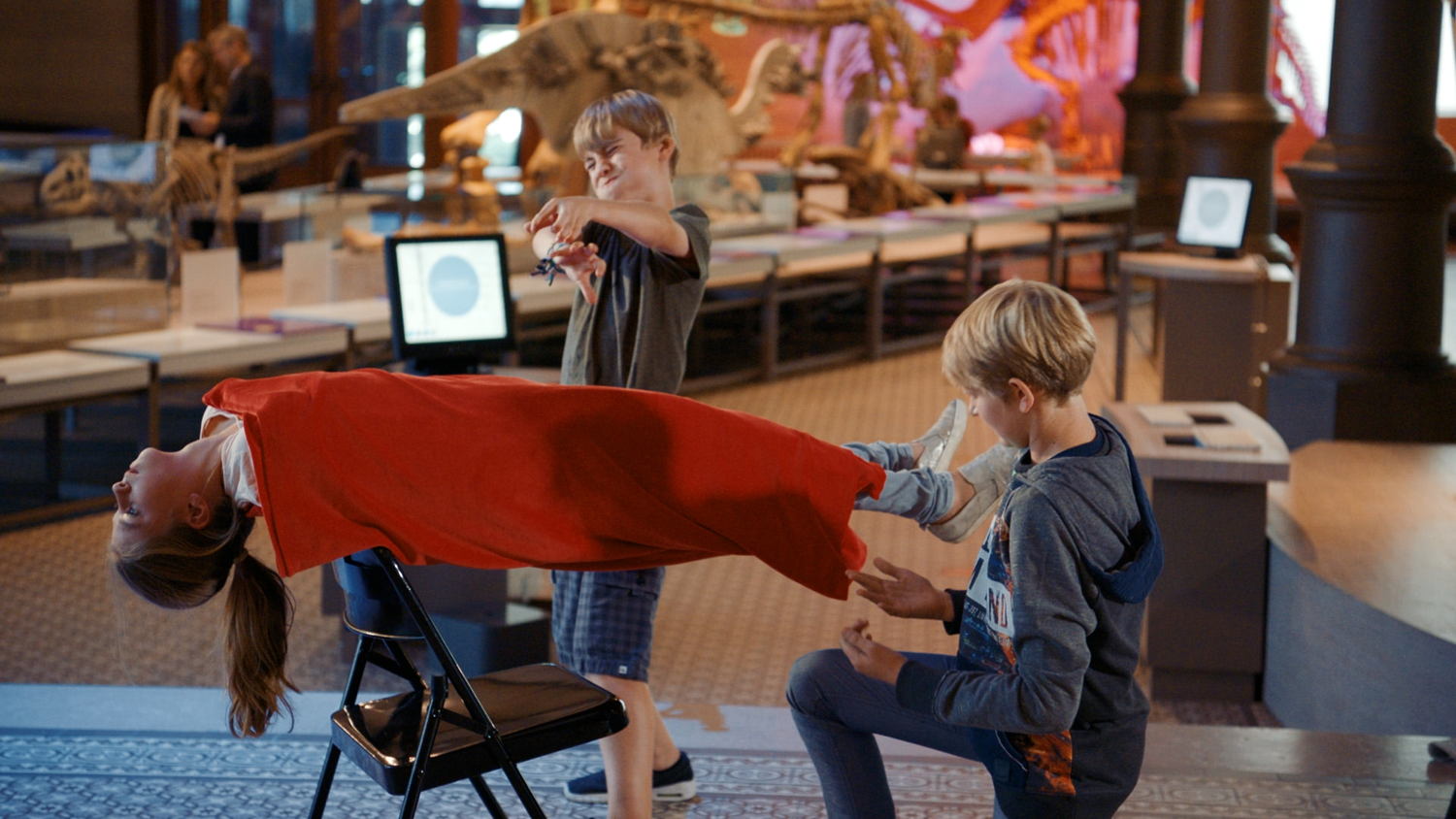Trix: Lien, Luca en Leonard in het Museum voor natuurwetenschappen - (c) Bonka Circus