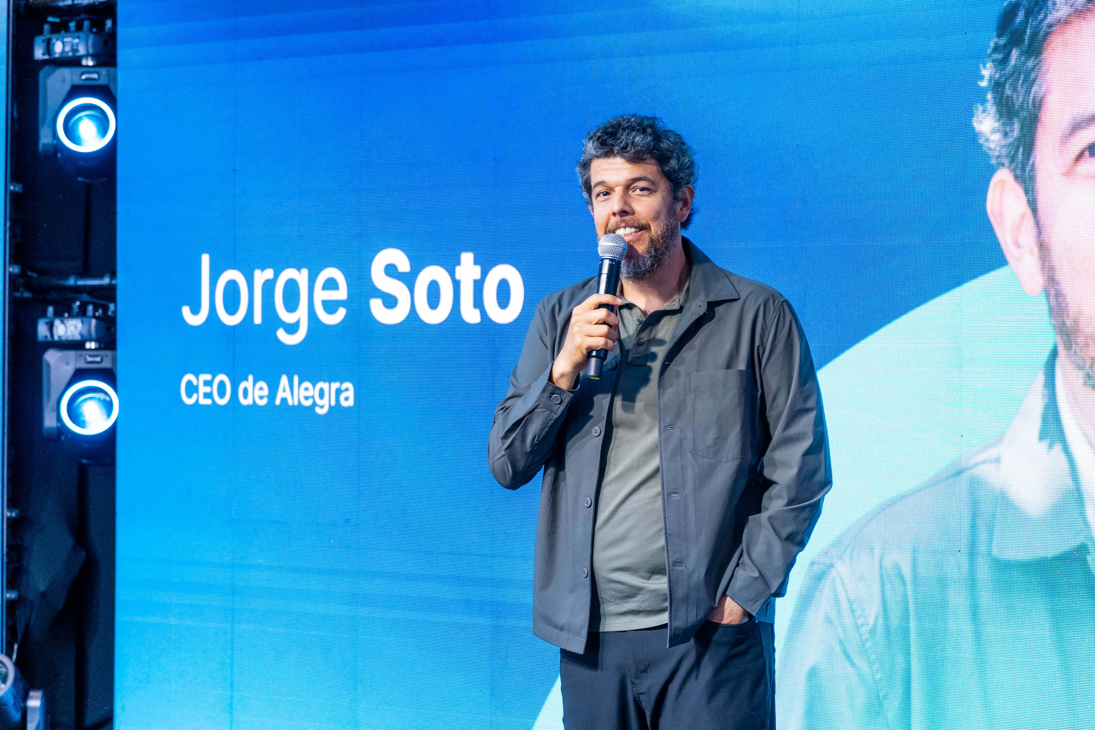 Alegra.com impulsa la adopción de la facturación electrónica con inteligencia artificial