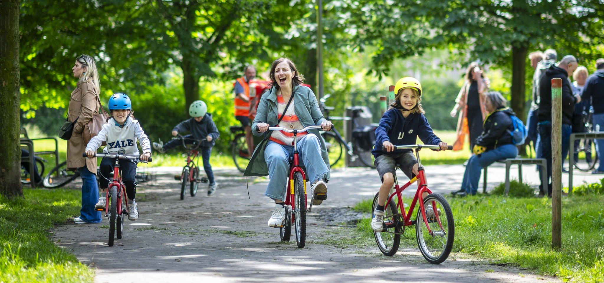 De gekke fietsen tijdens MXM on Wheels zijn plezierig voor jong en oud(er)!